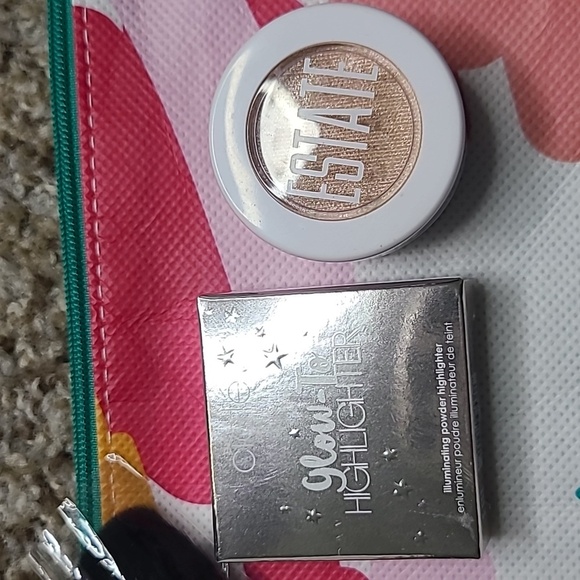 7 Piece Makeup Bundle - Picture 4 of 8